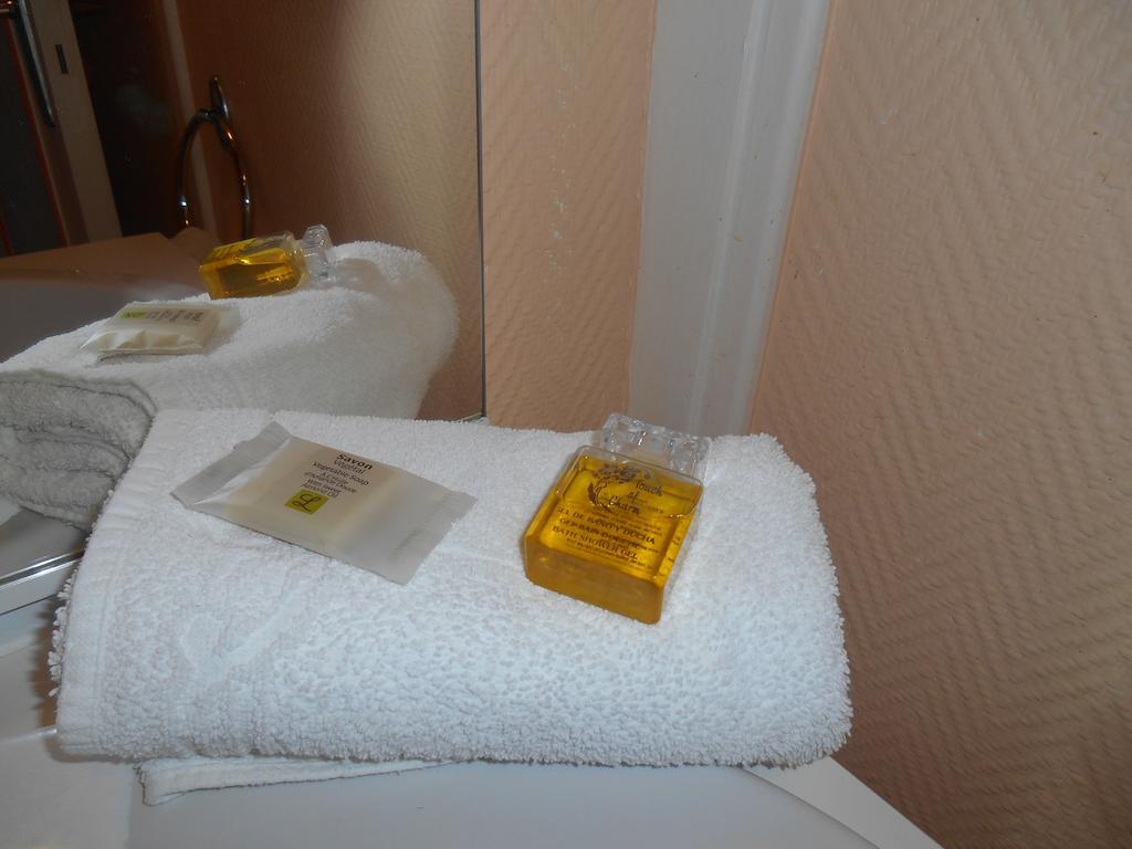 Hotel Des Bains Saint-Jean-le-Thomas Pokój zdjęcie